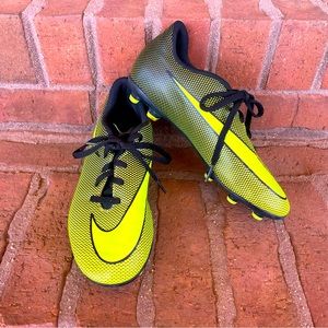 Nike Kids Shoes in Neon Yellow and Black